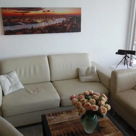 Luxussuite 1a Meerblick, Maritim Residenz, 22er Stock, Modernes Styling, Am Appartement Lübeck