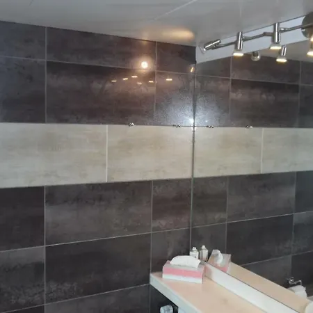 Luxussuite 1a Meerblick, Maritim Residenz, 22er Stock, Modernes Styling, Am Lübeck